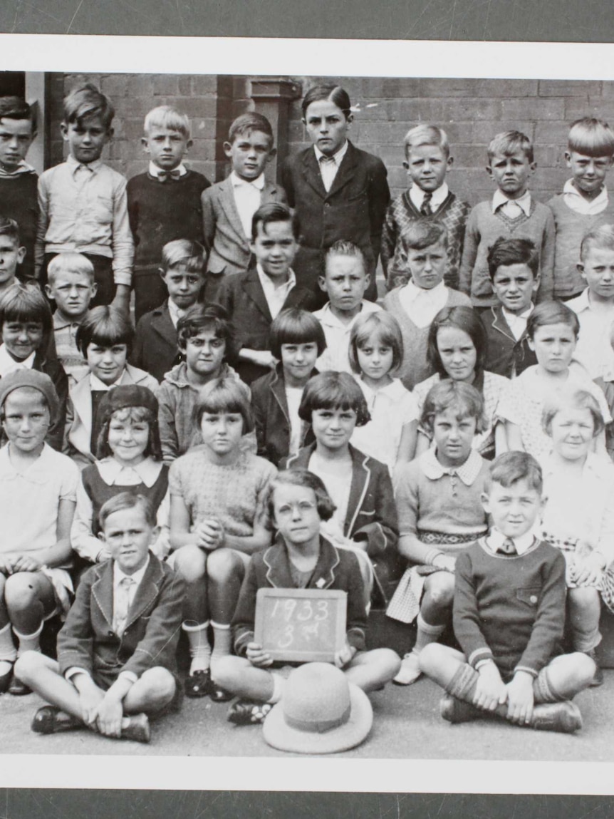 A 1933 class at Newcastle East Public School