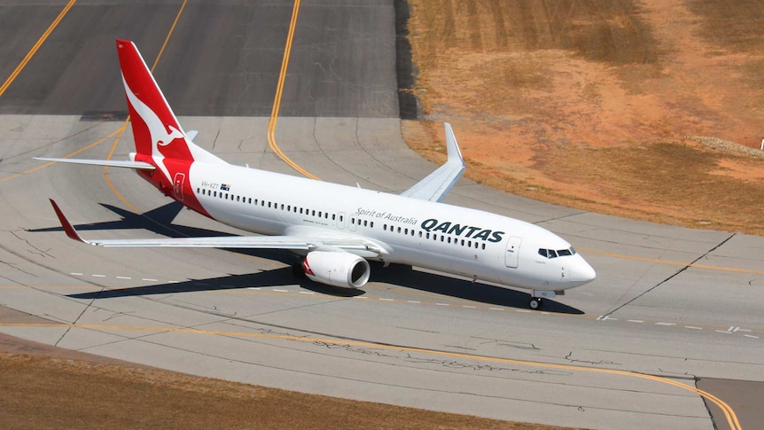 QANTAS Boeing 737 at Darwin airport.