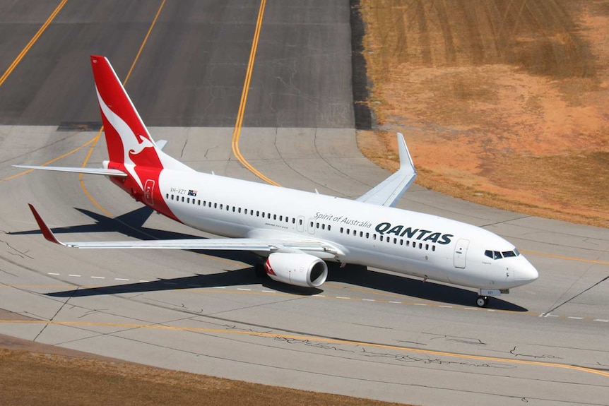 QANTAS Boeing 737 at Darwin airport.