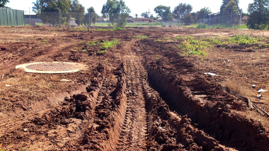 Site of sewer main, Utakarra, Geraldton. July 30, 2014.