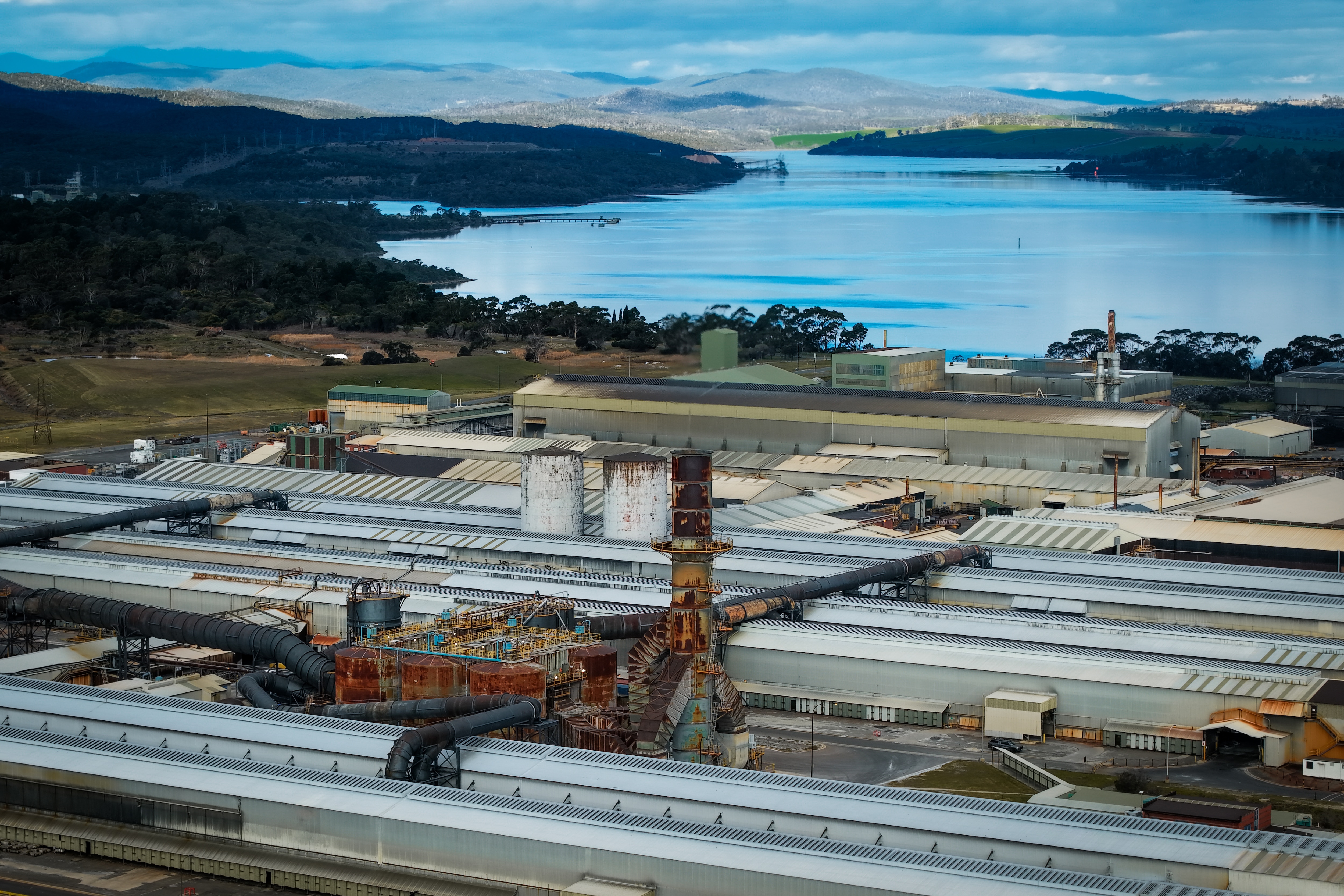 Business leaders urge governments to act as smelter power deadline looms