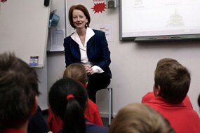 File photo:Julia Gillard, then Federal Education Minister, visits Boroondara Park Primary School (AAP: Luis Enrique Ascui)