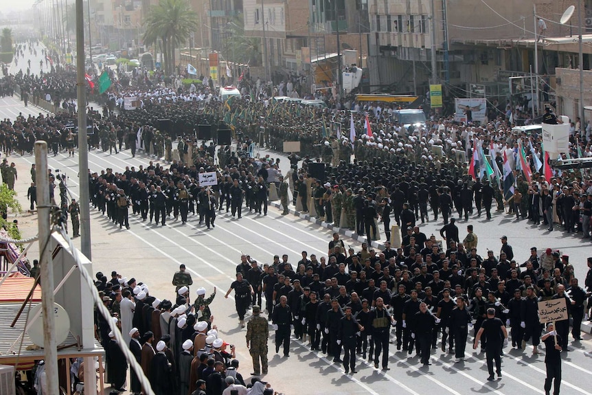 Mehdi army show of force in Baghdad