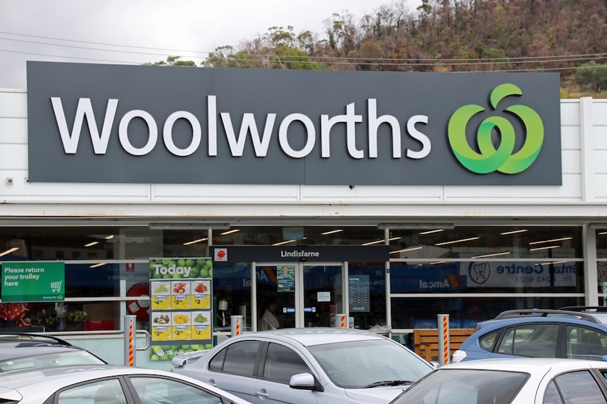 Front entrance of Woolworths