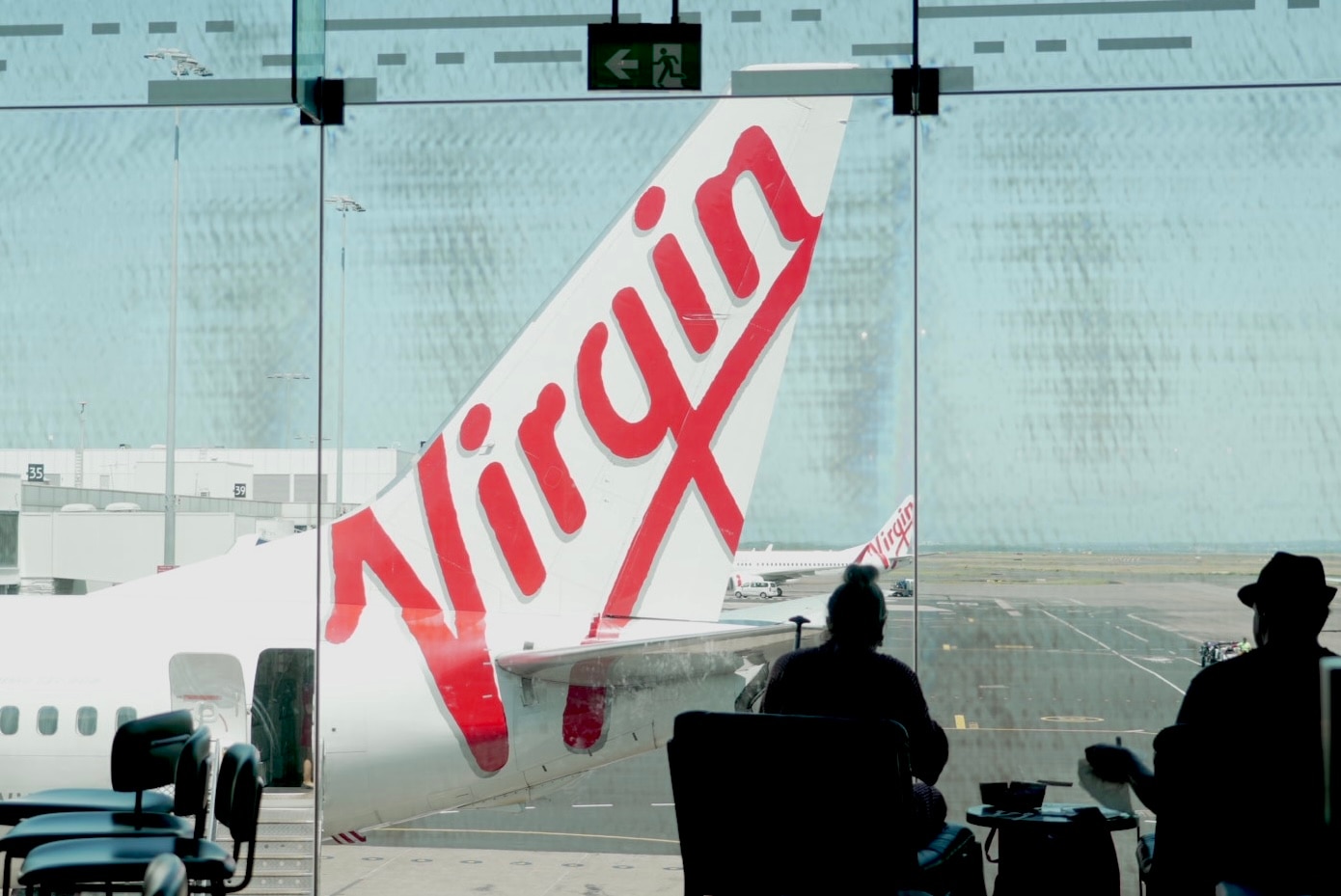 Virgin and Qantas to ban portable power banks after string of fires
