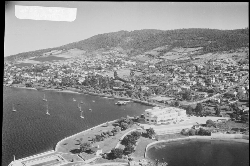 An areal view of Wrest Point Hotel, 1946