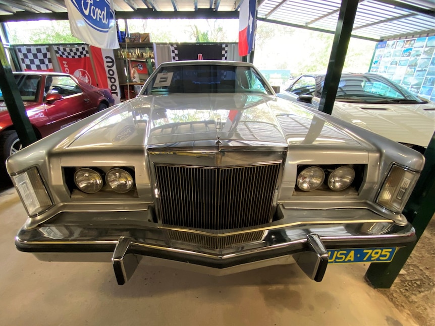 Front shot of classic American car, the Lincoln