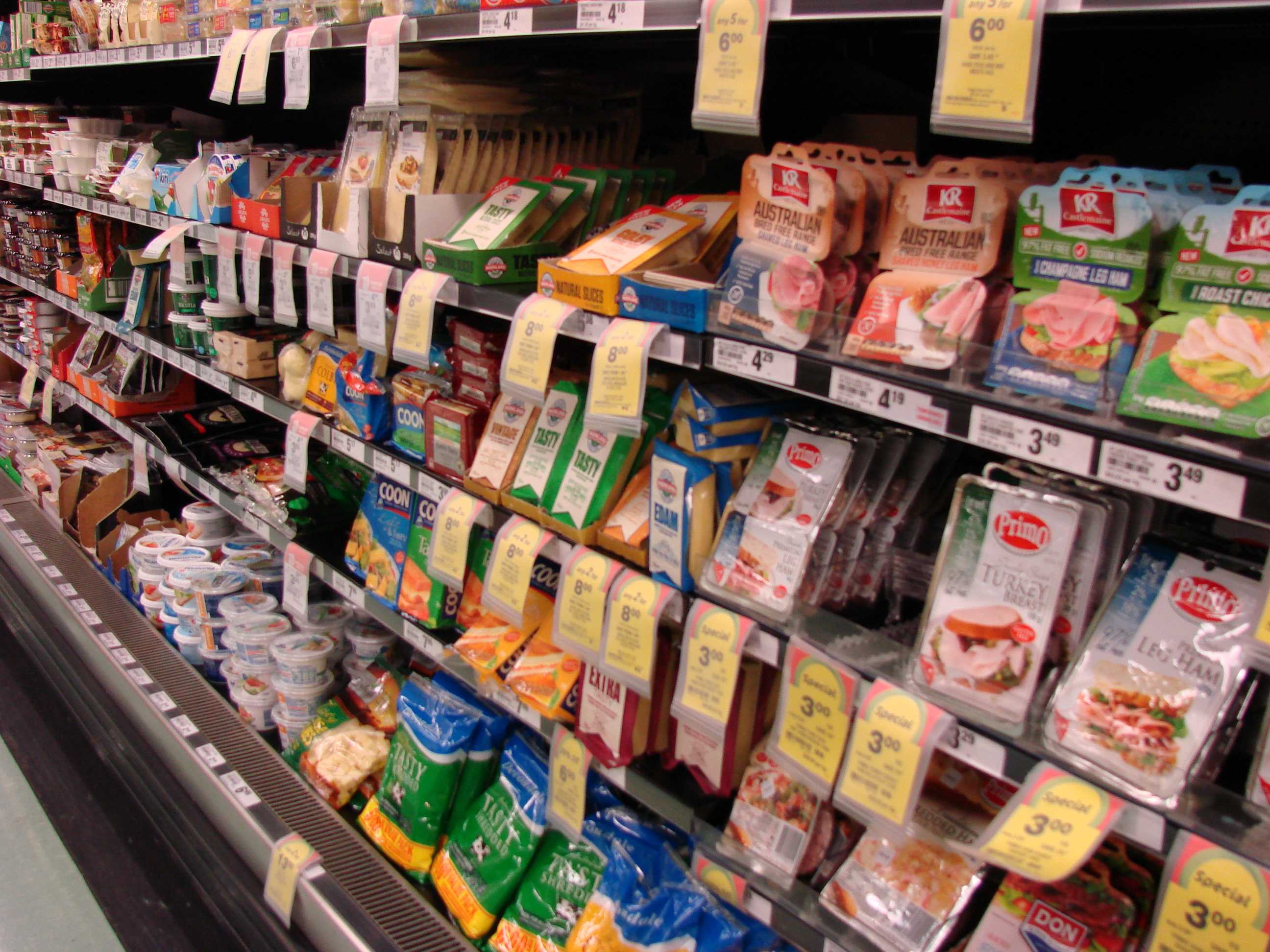 Raw onions, illegal dogs, trade talks and supermarket stoushes ABC