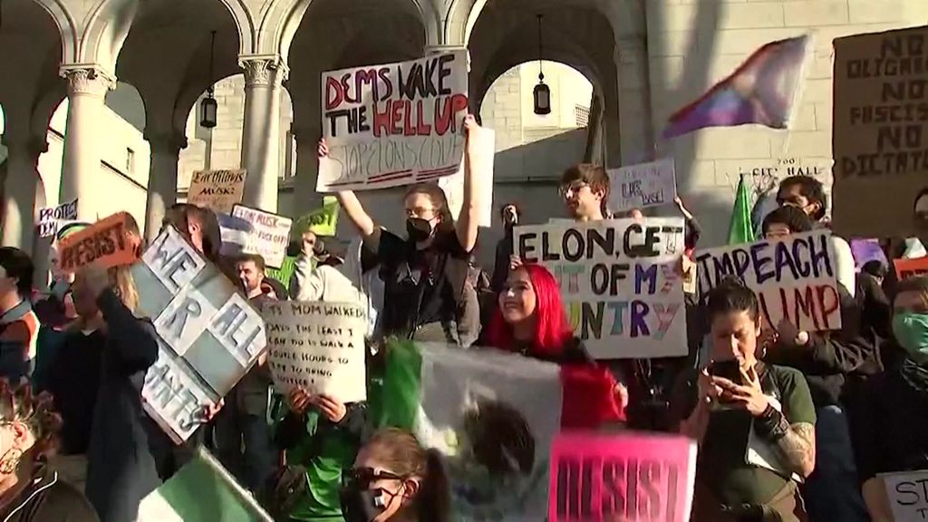 Anti-Trump rally in Los Angeles - ABC News