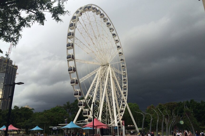 Thunderstorms approach the Wheel of Brisbane