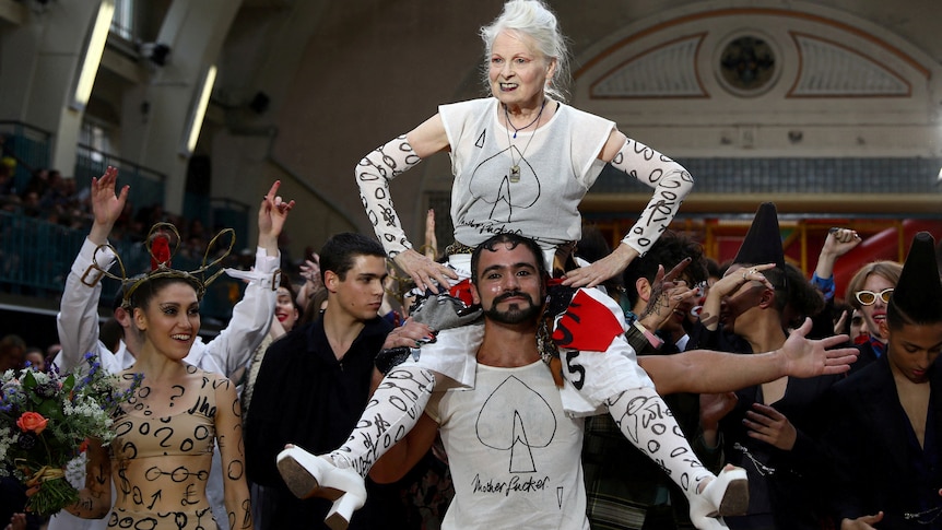 Fashion Designer Vivienne Westwood Dies at 81