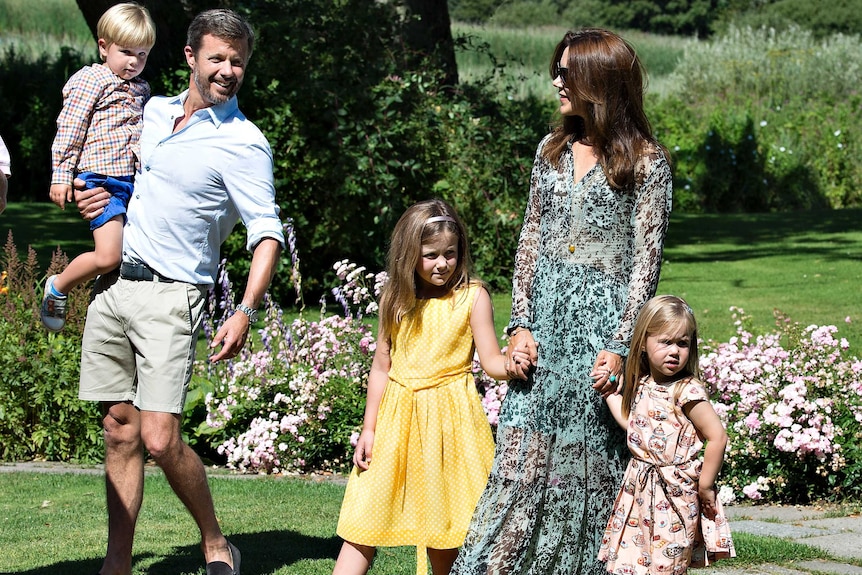 Danimarka Veliaht Prensi Frederik ve Prenses Mary ve çocukları