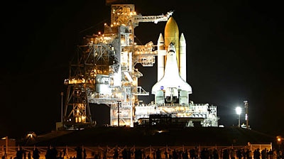 Discovery sits on the launch pad at the Kennedy Space Centre