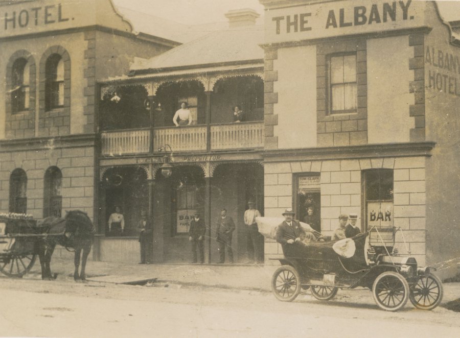 Historic WA pub that's served drinks since 1835 up for sale