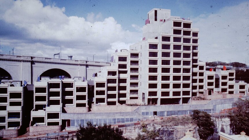 1980s Sirius Building