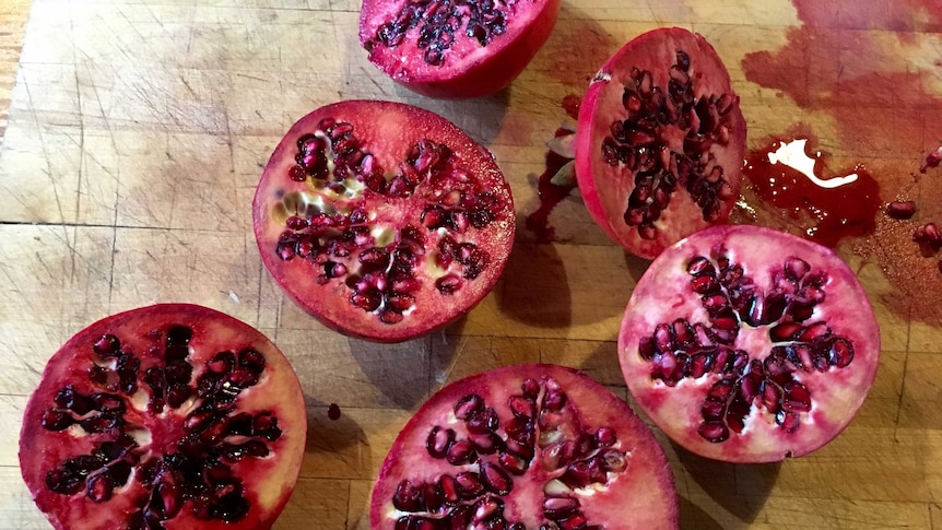Pomegranates contain a high level of polyphenols or anti-oxidants
