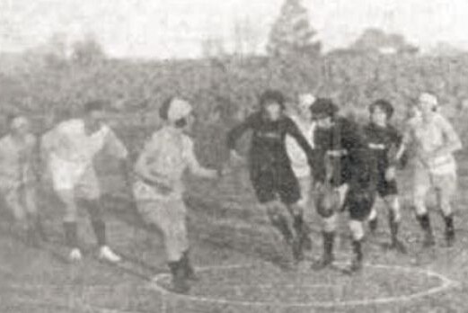 A 1929 women's Aussie rules match in Adelaide