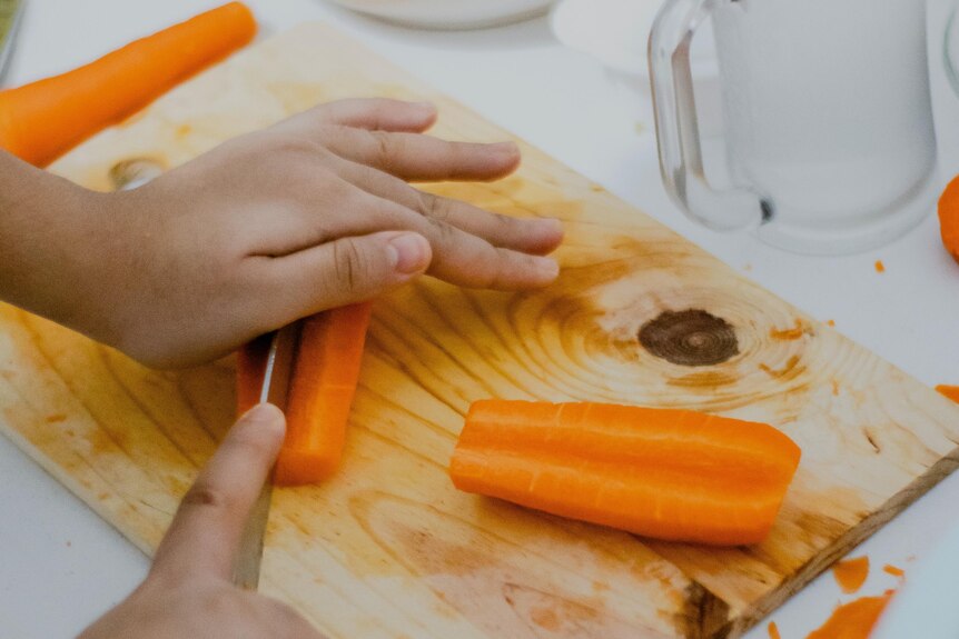 Cutting a carrot