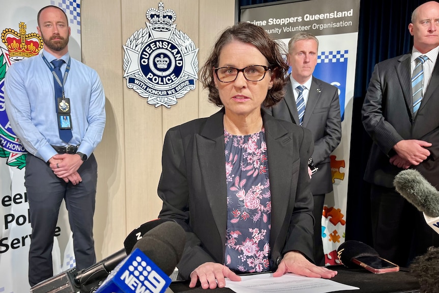 Detective Inspector Sonia Smith speaking at a press conference.