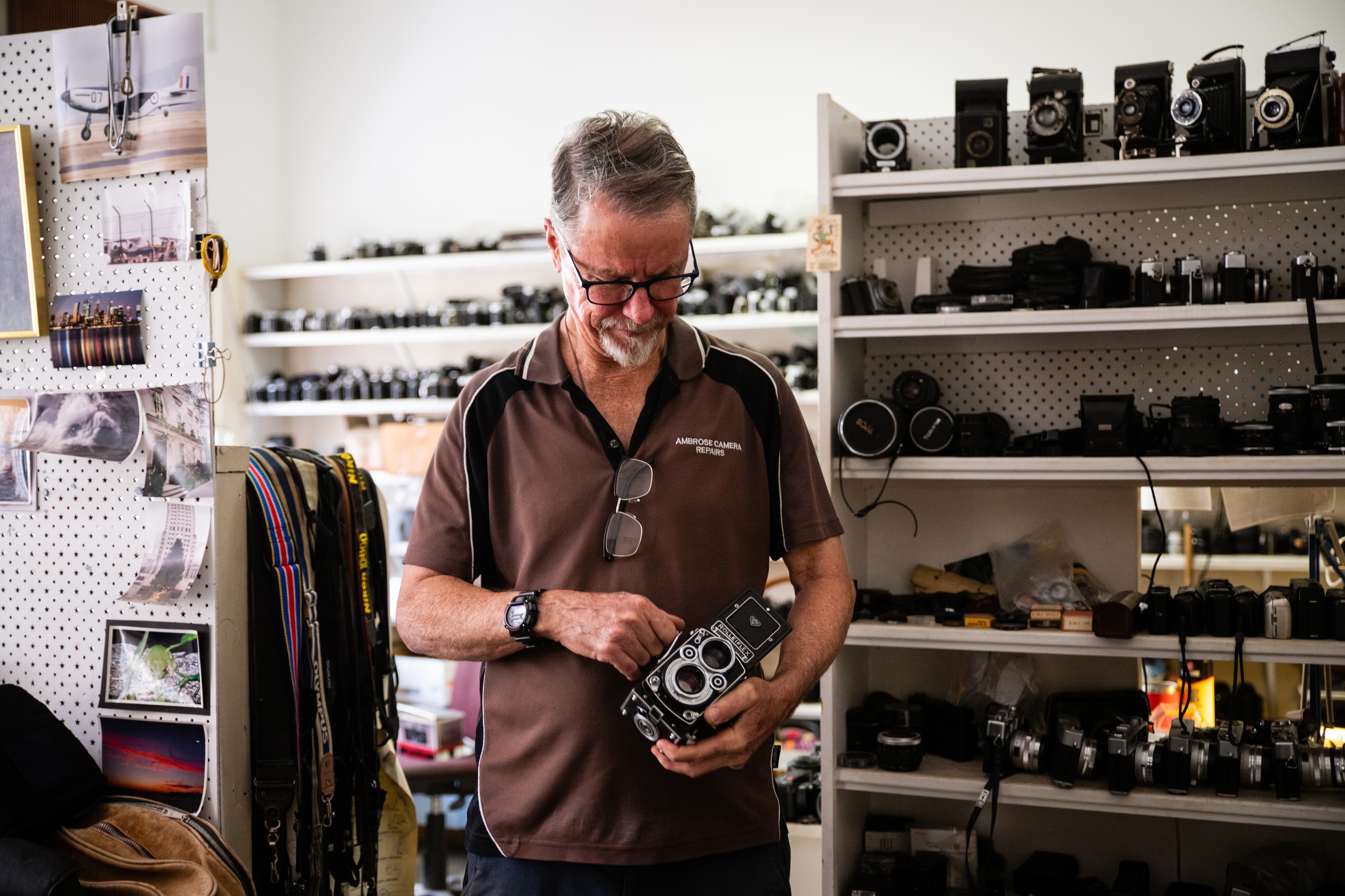 Clinton Howe em sua oficina.