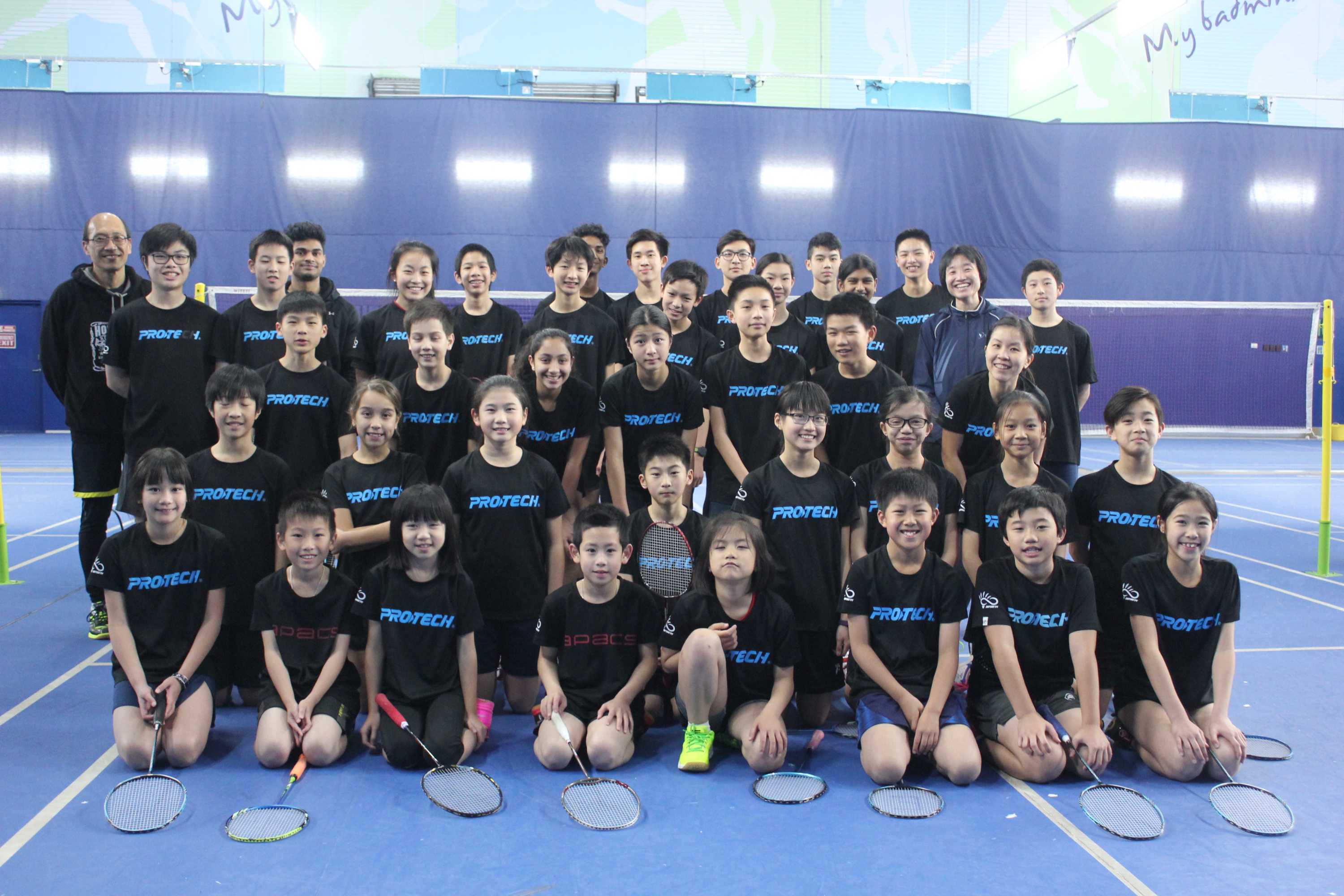 Lenny Permana Mantan Pebulu Tangkis Indonesia Dapat Penghargaan