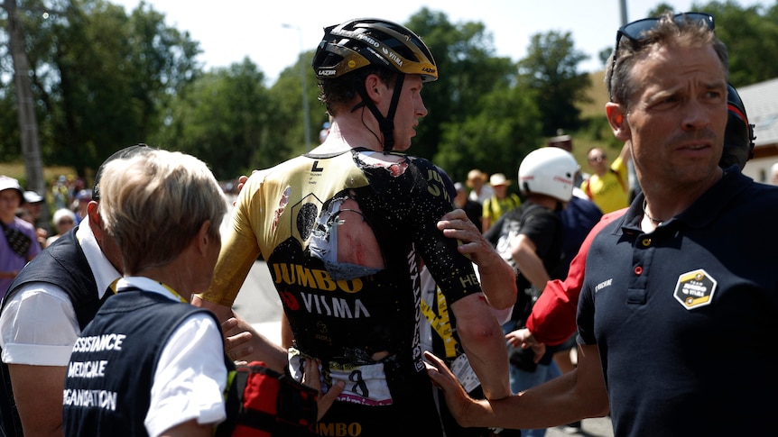 Spectator causes major Tour de France crash on stage 15 - ABC News