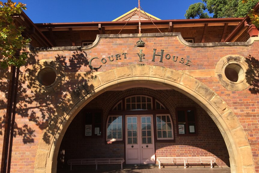 A photo of the historic Nowra court house. 