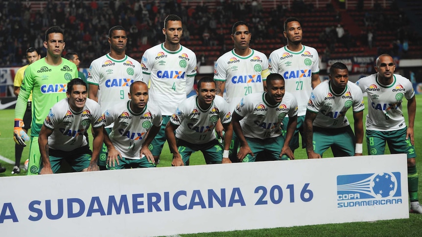 Chapecoense players pose before Sudamericana semi-final