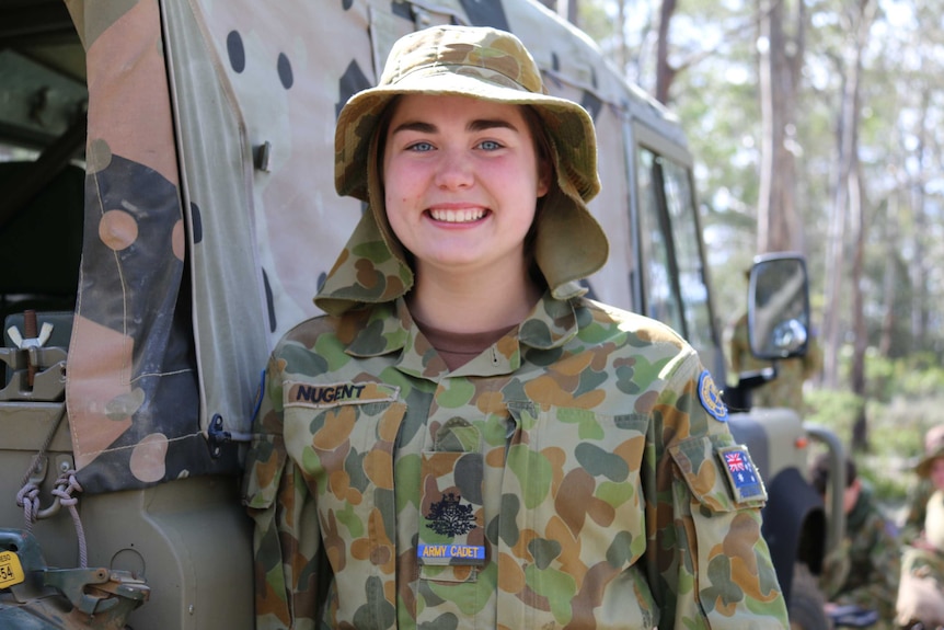 abstraktion følgeslutning vidnesbyrd Girls prepare for bullseyes in Australian Army Cadet training in Tasmania -  ABC News