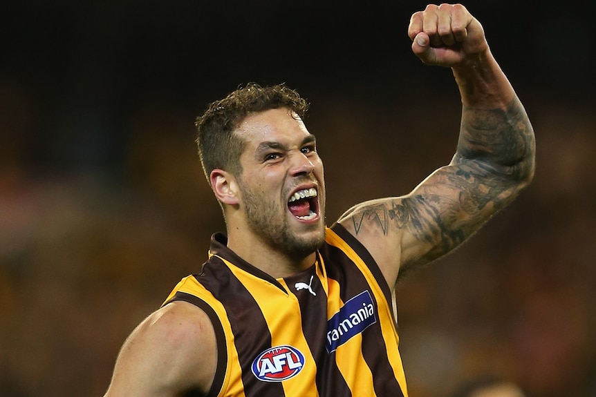 Lance Franklin booted four goals as the Hawks continued to have Collingwood's number.