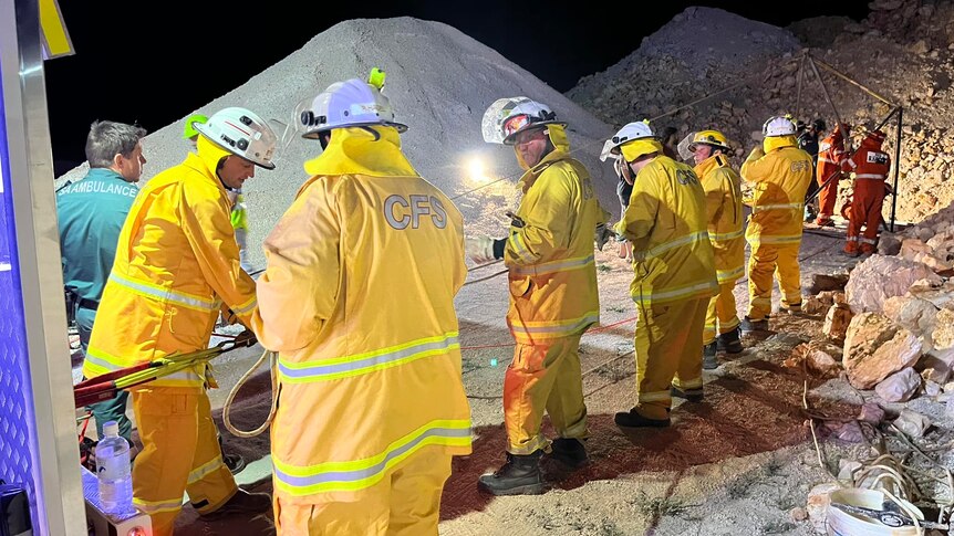 Emergency crews at a Coober Pedy mine site.