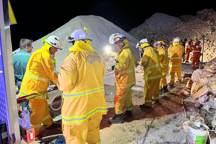 Emergency crews at a Coober Pedy mine site.
