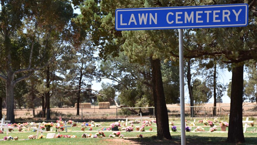 Condobolin lawn cemetery