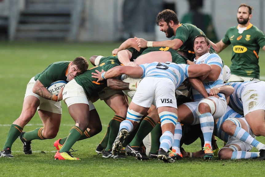 South Africa hold the ball at the back of a maul against Argentina