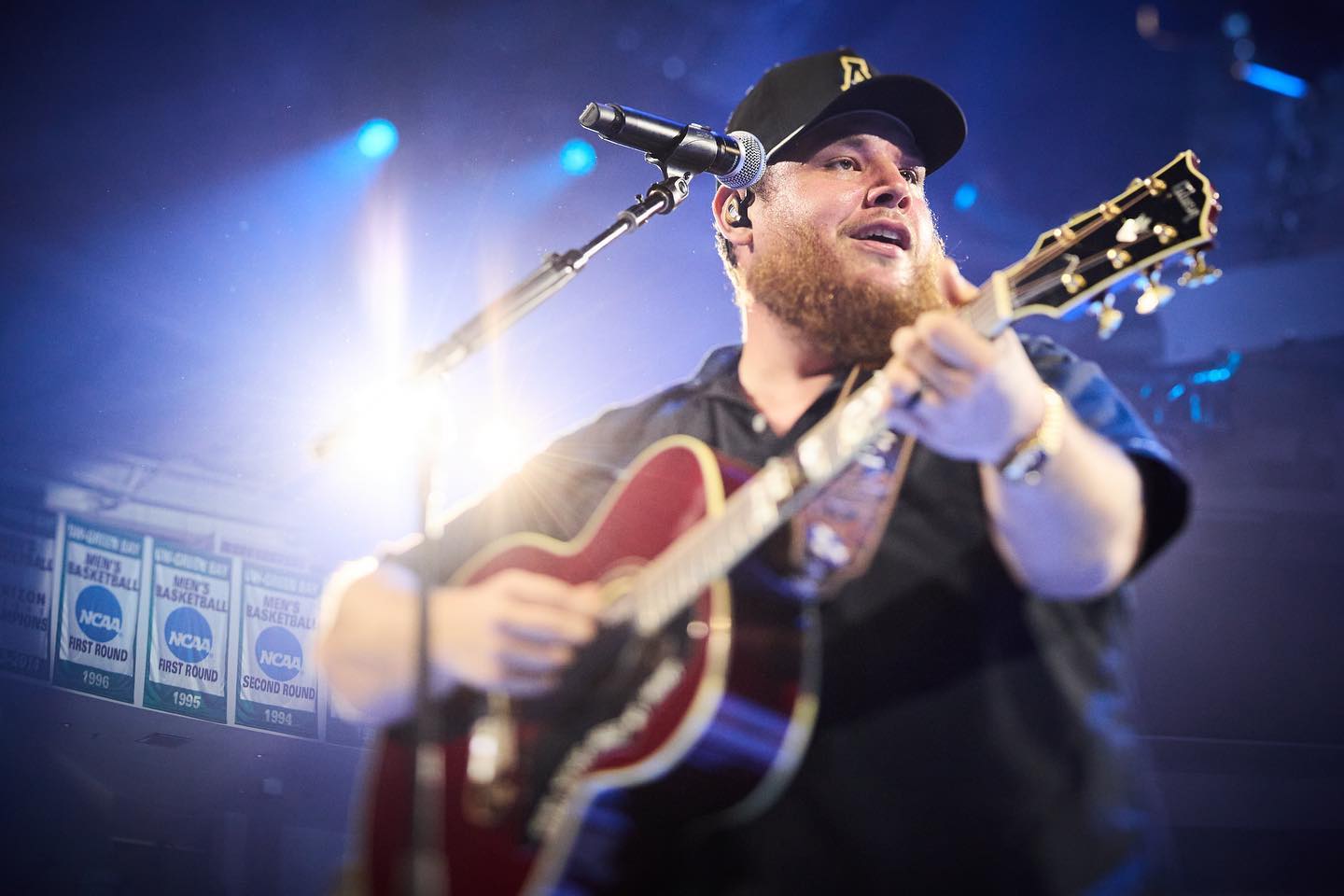 Central Queensland woman denied bail over alleged nationwide ticket scam targeting Luke Combs fans