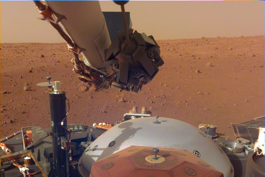 lander shown on Martian surface