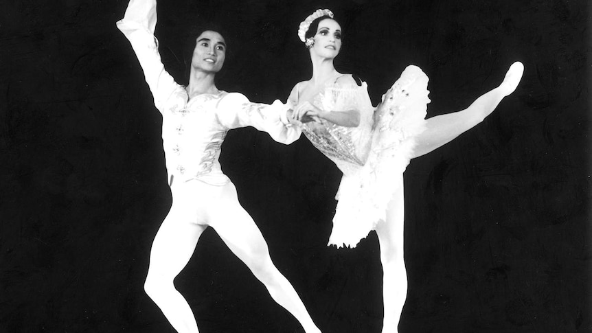 Li Cunxin and his now wife Mary McKendry dance in The Nutcracker in 1987 for the Houston Ballet