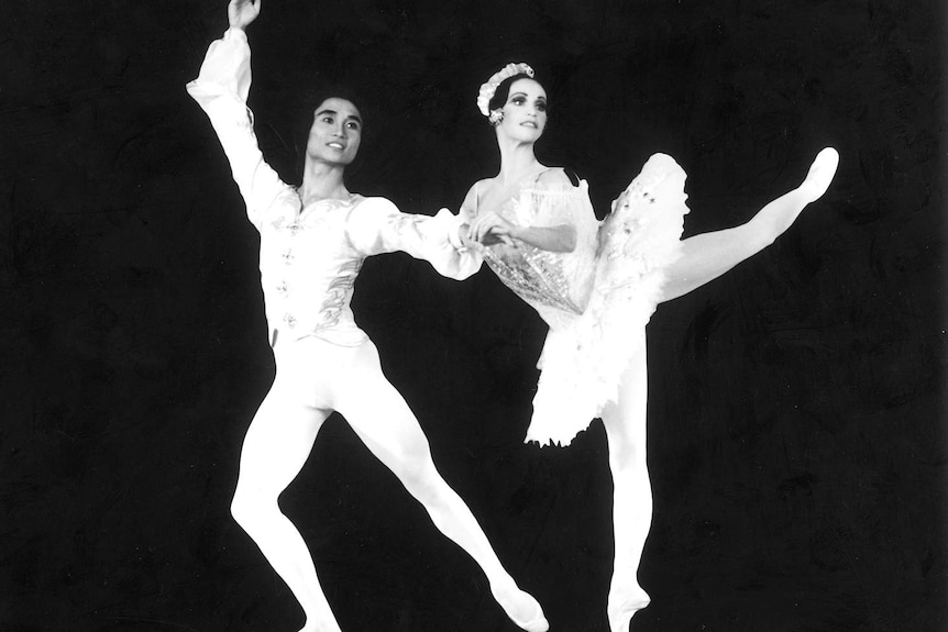 Li Cunxin and his now wife Mary McKendry dance in The Nutcracker in 1987 for the Houston Ballet