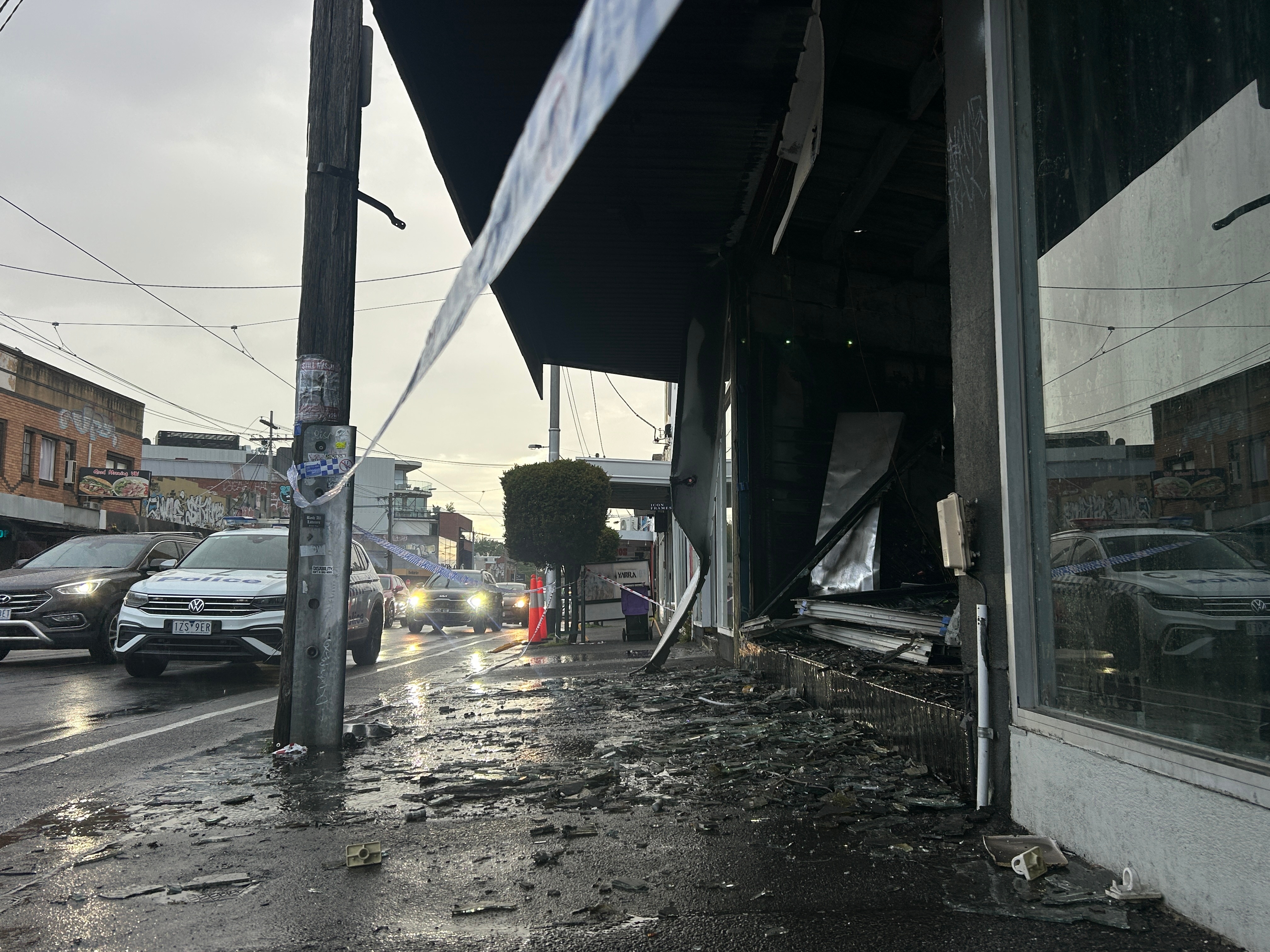 Neighbours describe explosions as Melbourne tobacco shop burns down
