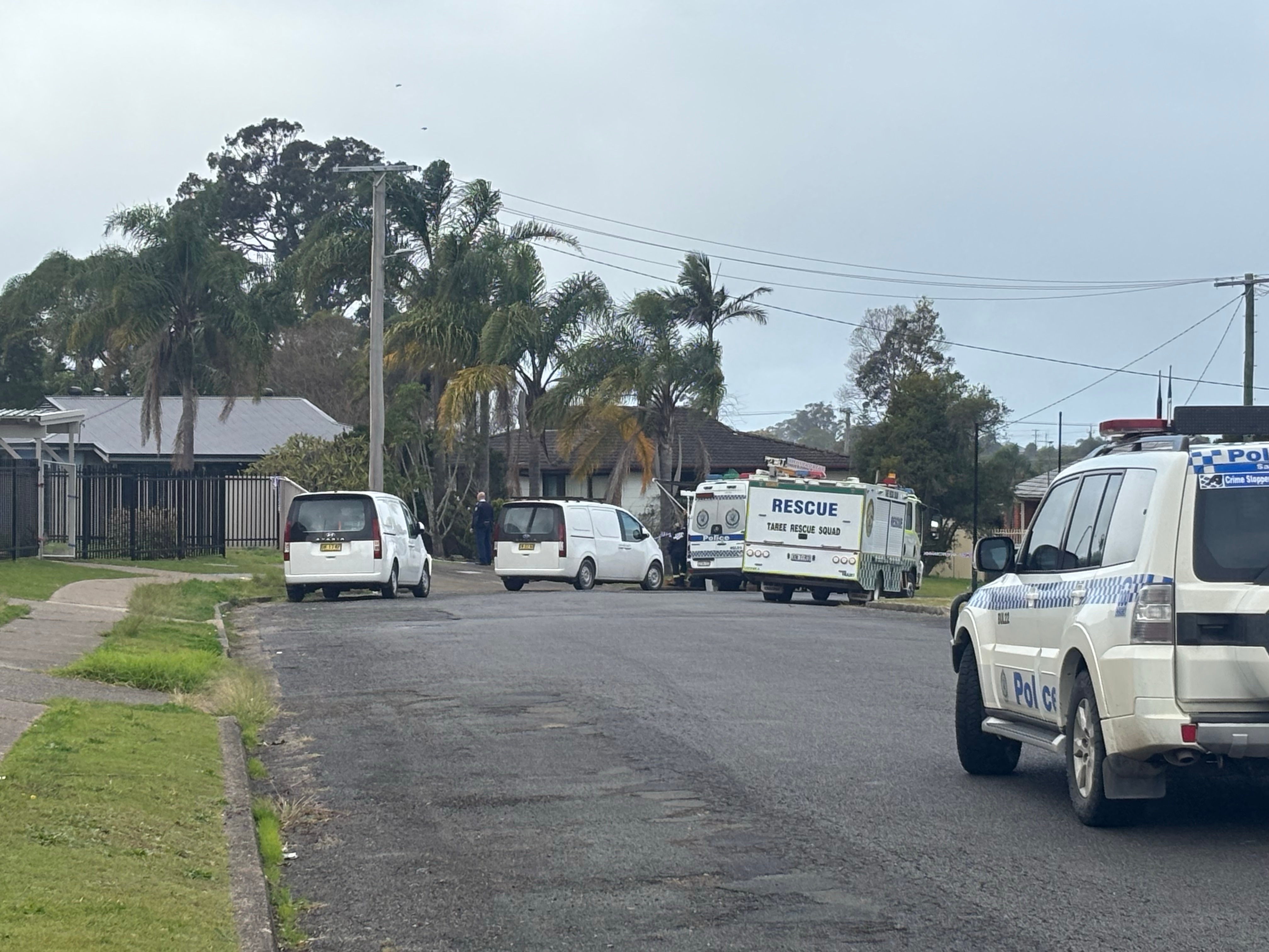 Man fatally stabbed in Taree, police launch urgent manhunt