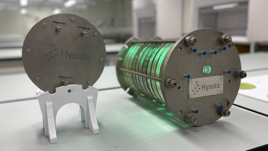 La société d’hydrogène Hysata va commencer à fabriquer un nouvel électrolyseur à Port Kembla