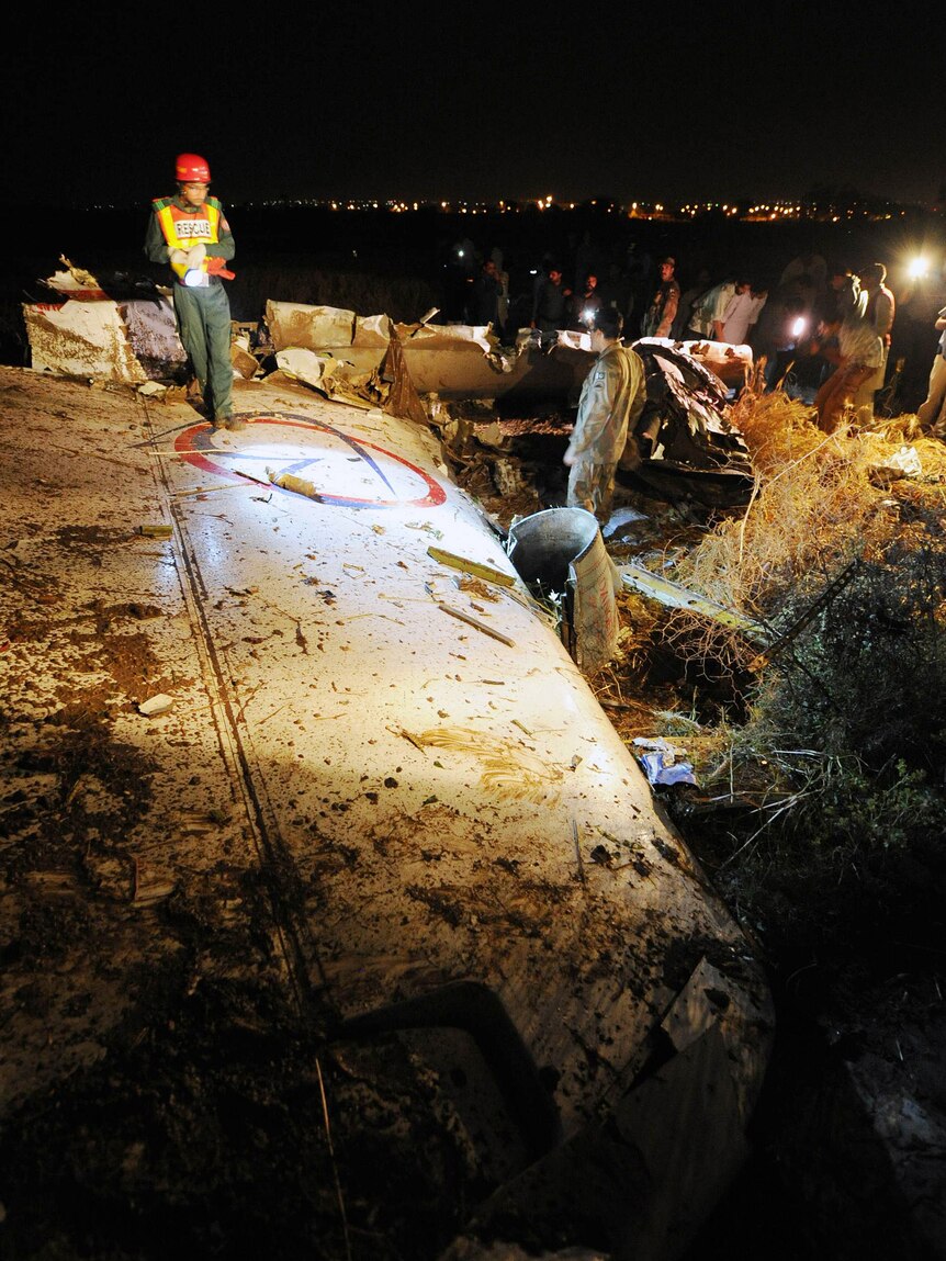 Rescue workers scour debris from Pakistan plane crash