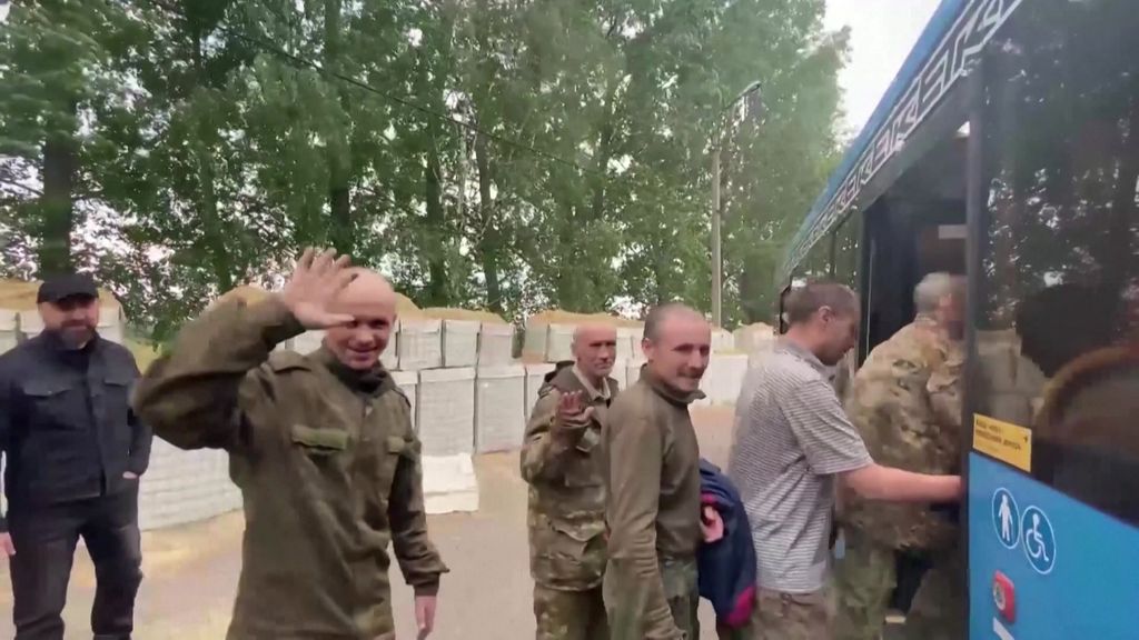 'Mum, I'm Home': Russian POWs Return In Swap With Ukraine - ABC News