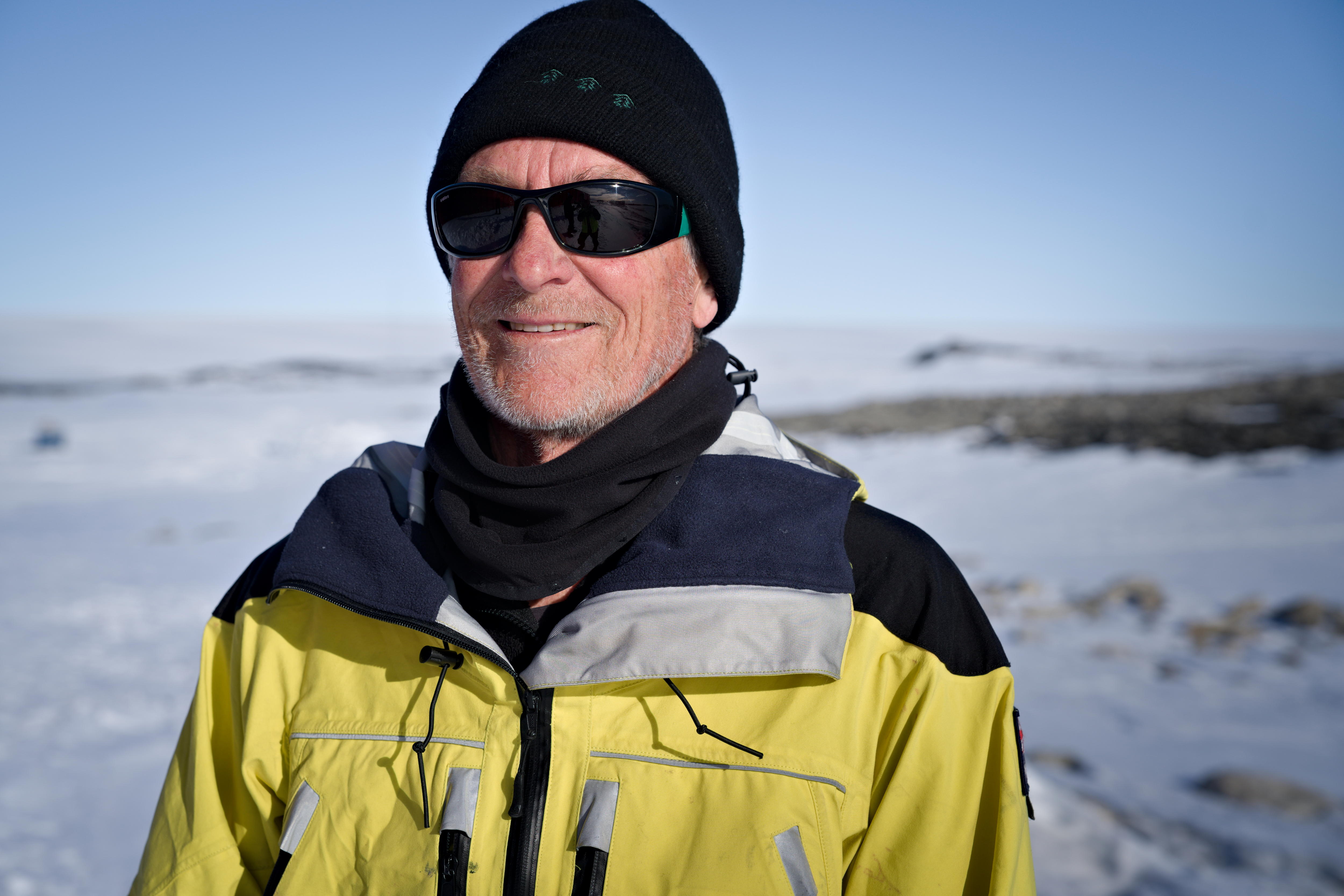 Dr. Colin Southwell, ecologista de vida silvestre.