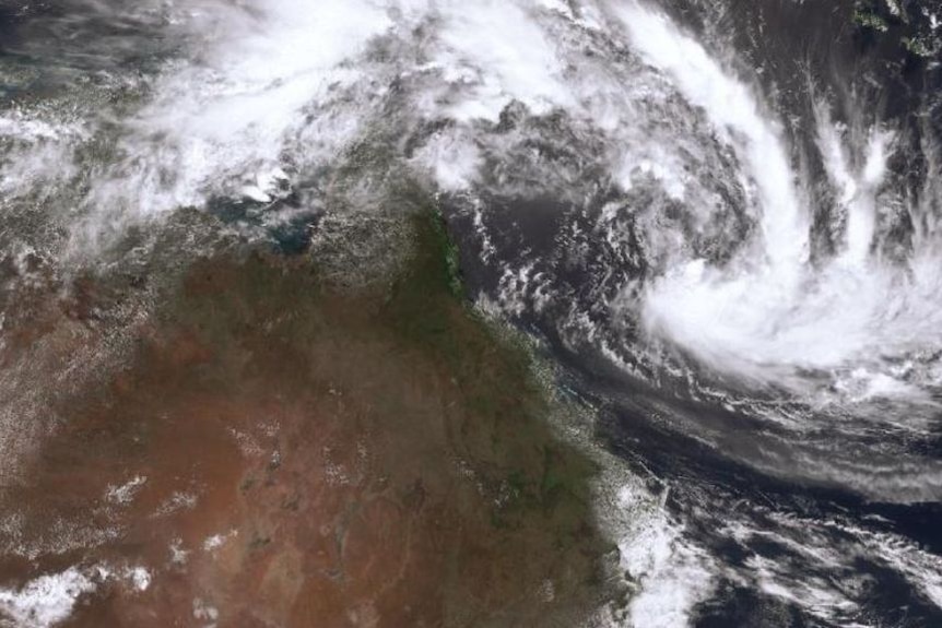BOM says cyclone still likely to cross as category three