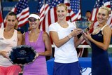 Makarova and Pennetta pose with US Open doubles trophy alongside Martina Hingis and Flavia Pennetta
