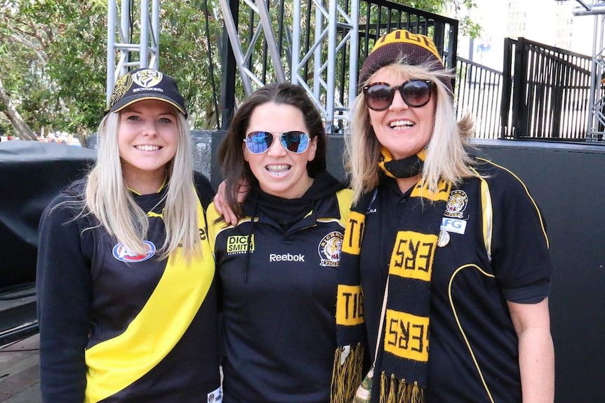 Tigers fans head to Punt Road to watch the Tigers in the grand final.