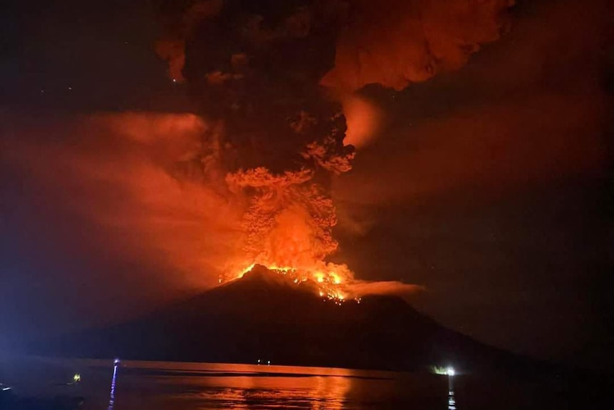 volcano indonesia eruption