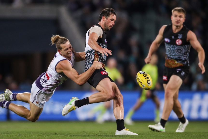 Freo fixture unchanged in AFL round 12 update