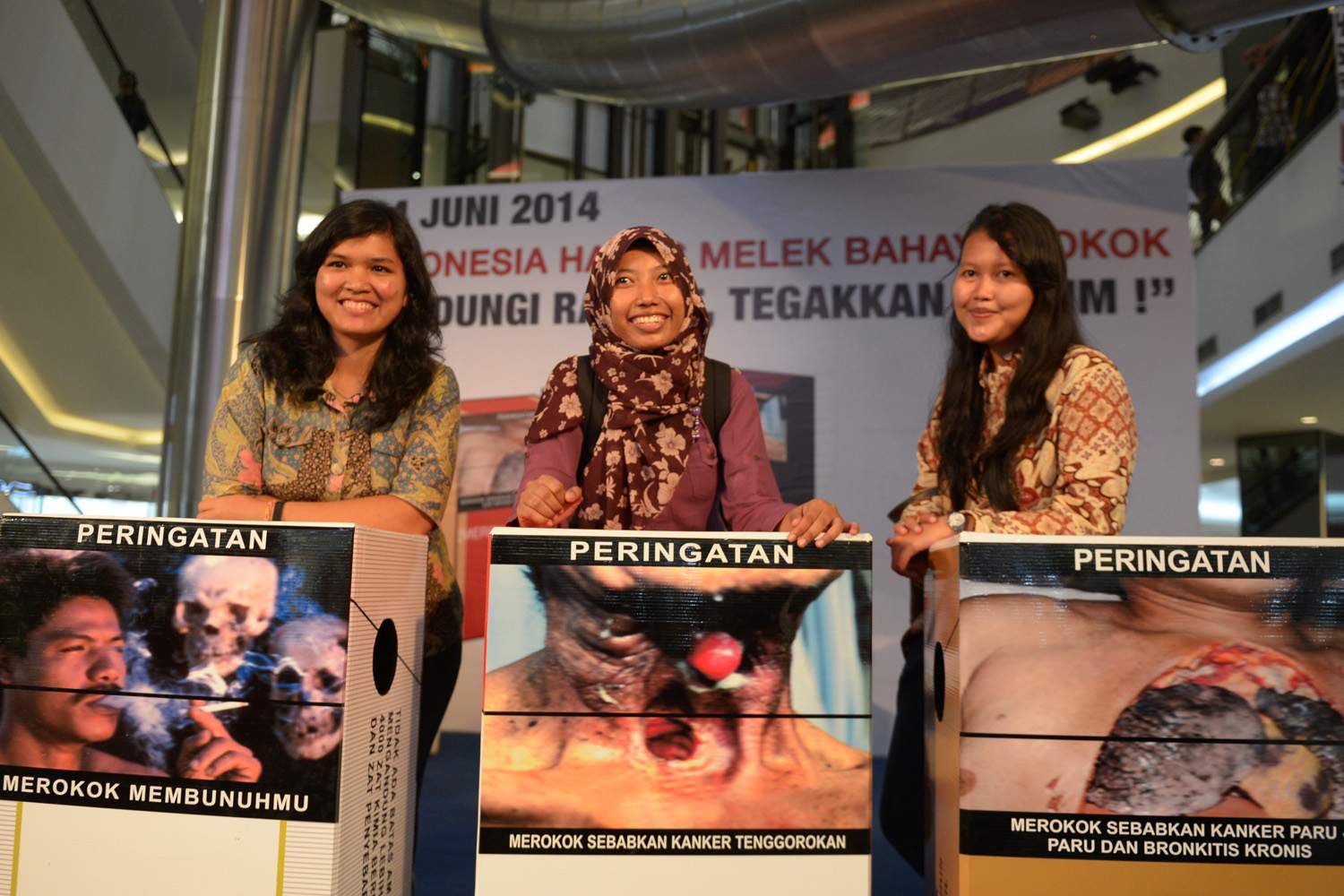 Indonesia pushes for graphic health warnings on cigarette packs